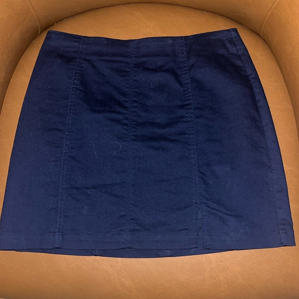Navy mini skirt with small slit - size medium